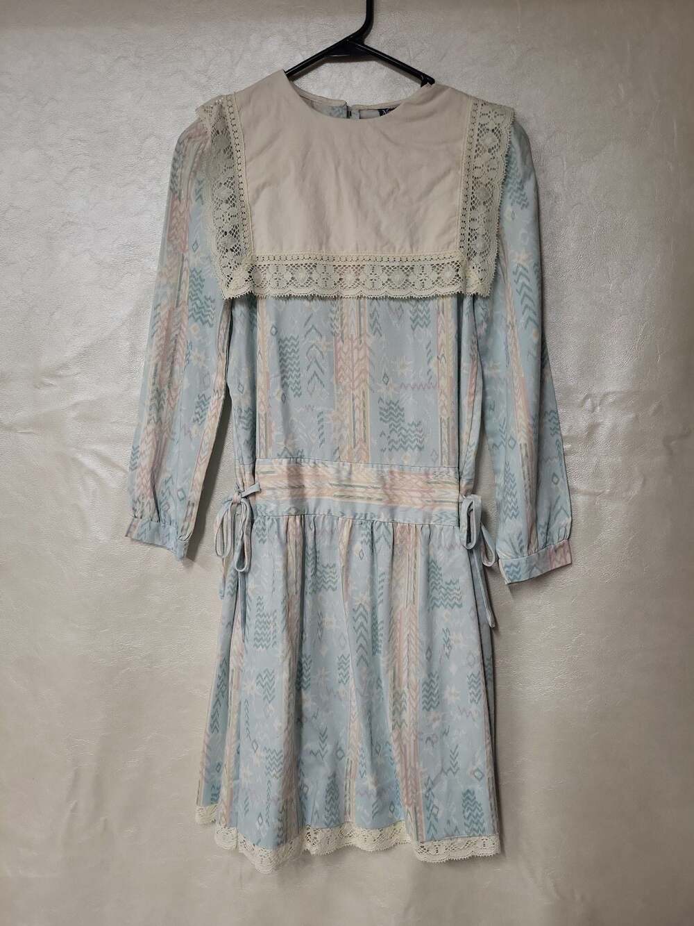 Vintage Miss Nannette Size 12 Long Sleeve Lace Trim Dress